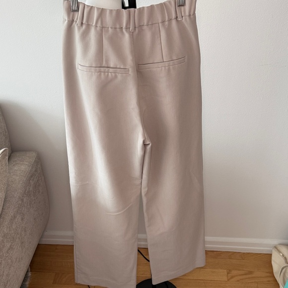 Abercrombie & Fitch Wide-Leg High-Rise Pants in Light Beige - Picture 4 of 5